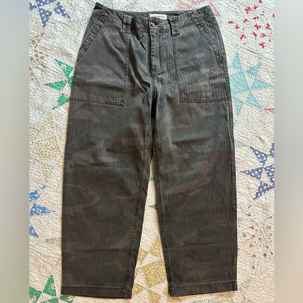 Lucky Brand Women’s Baggy Camouflage Pants Sz 8